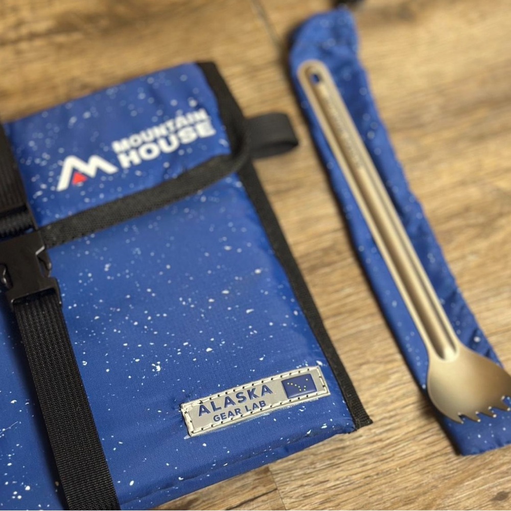 NWT Mountain House & Alaska Gear Lab Camp Food Rehydrator Pouch with Spork - Picture 8 of 8